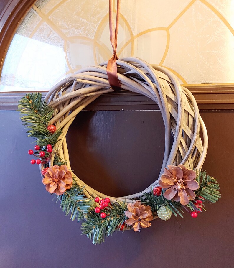 Minimalist Winter Pinecone Wreath
